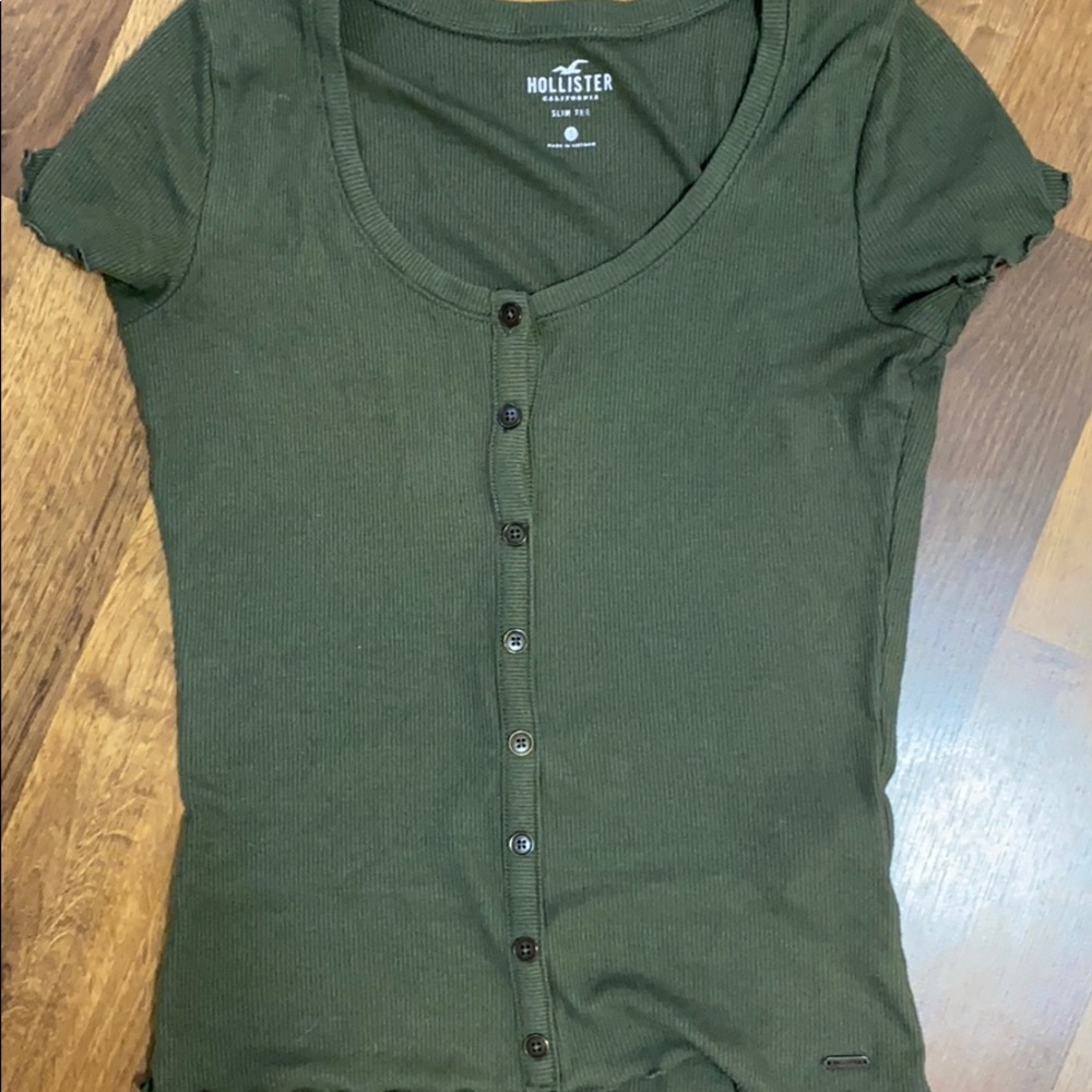 Hollister t-shirt